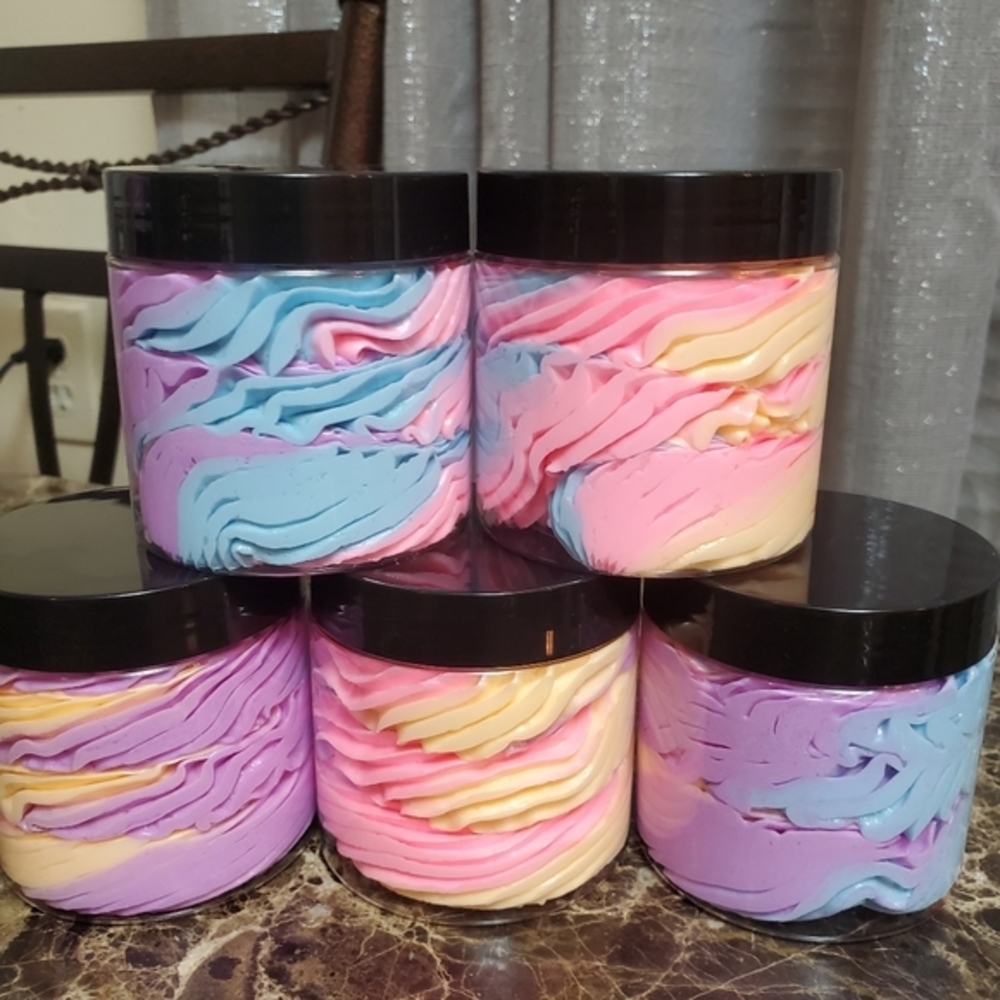 I have hand made soy candles, body butters, an scrubs - Picture 3 of 16